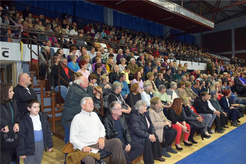 Više od 300 izvođača nastupilo na 14. Večeri nacionalnih manjina u Bjelovaru