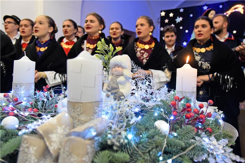 Počeli Advent u Vukovaru i 25. Vukovarske adventske svečanosti