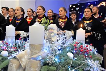 Počeli Advent u Vukovaru i 25. Vukovarske adventske svečanosti