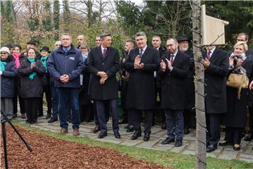 Primopredaja slovenskog pčelinjaka ZOO-u Grada Zagreb