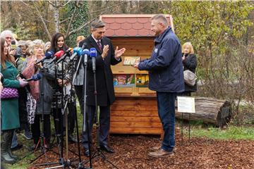Primopredaja slovenskog pčelinjaka ZOO-u Grada Zagreb