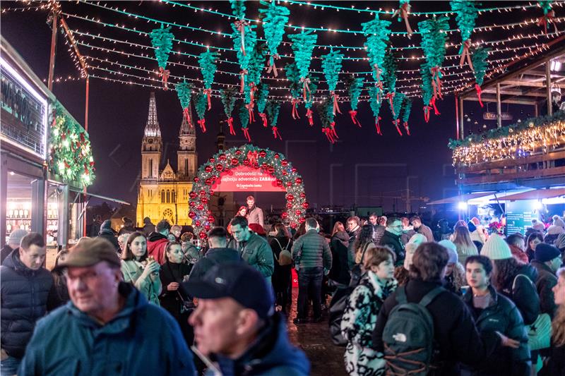 Uslužni sektor podržao ekonomsku klimu u Hrvatskoj u predblagdanskoj sezoni