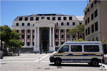 SOUTH AFRICA GOVERNMENT CRISIS