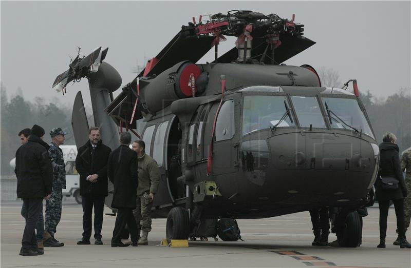 Dva helikoptera Black Hawk stigla u Zagreb