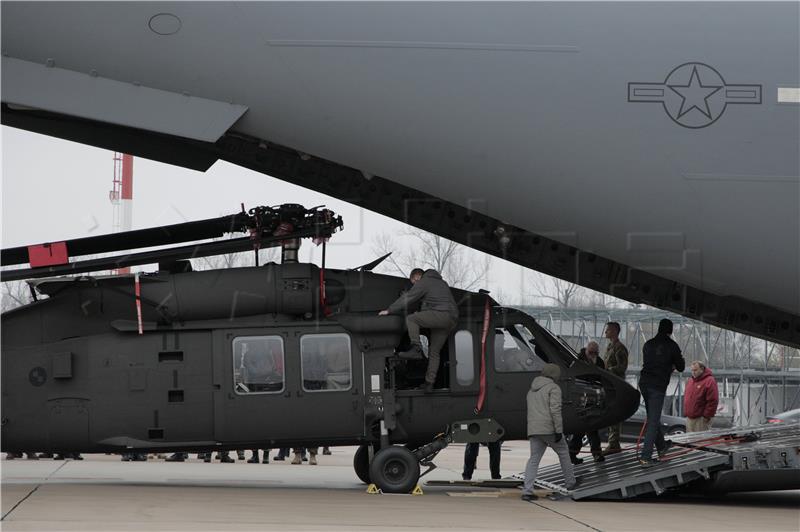 Dva helikoptera Black Hawk stigla u Zagreb