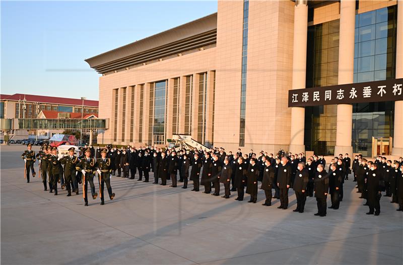 Xi zahvalio pokojnom Jiangu Zeminu što je osigurao opstanak KP u 'olujama' 