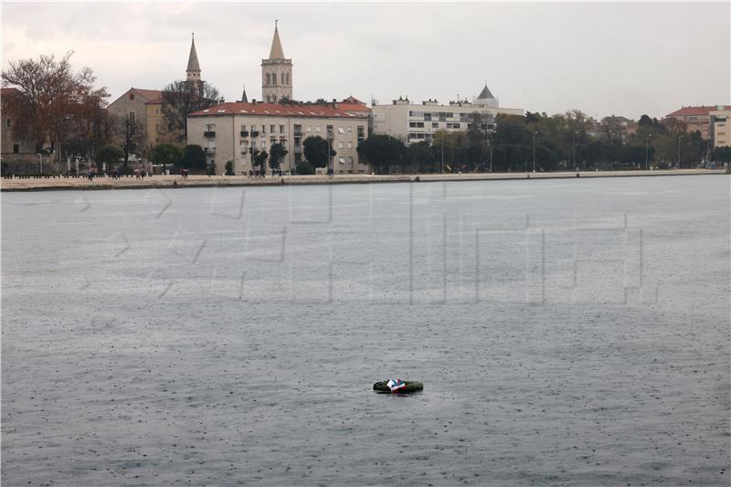 Zadar - Polaganje vijenaca u more u čast svim preminulim pomorcima i brodarcima