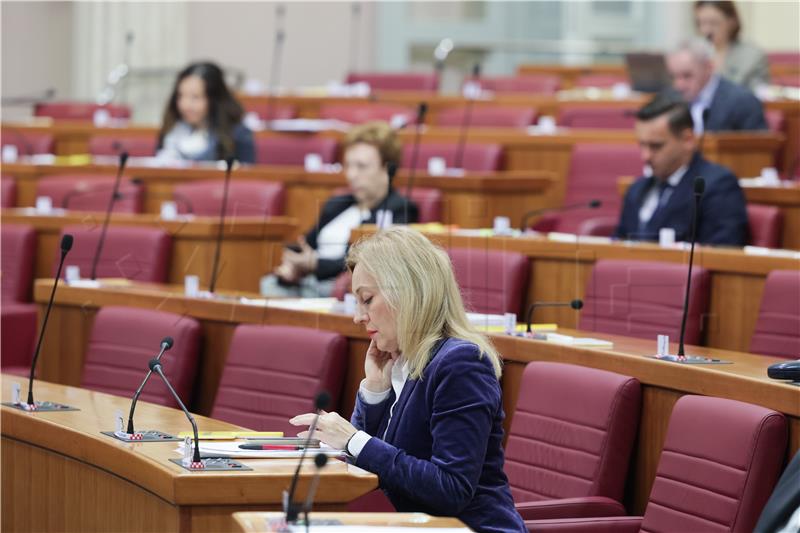 Most: Neka radnici odluče hoće li raditi nedjeljom, Centar: Neka to rade poslodavci 