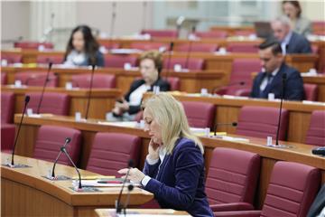 Most: Neka radnici odluče hoće li raditi nedjeljom, Centar: Neka to rade poslodavci 