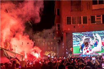 Zagreb: Slavlje navijača nakon utakmice Hrvatska - Brazil