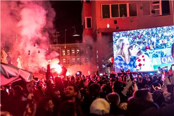 Zagreb: Slavlje navijača nakon utakmice Hrvatska - Brazil