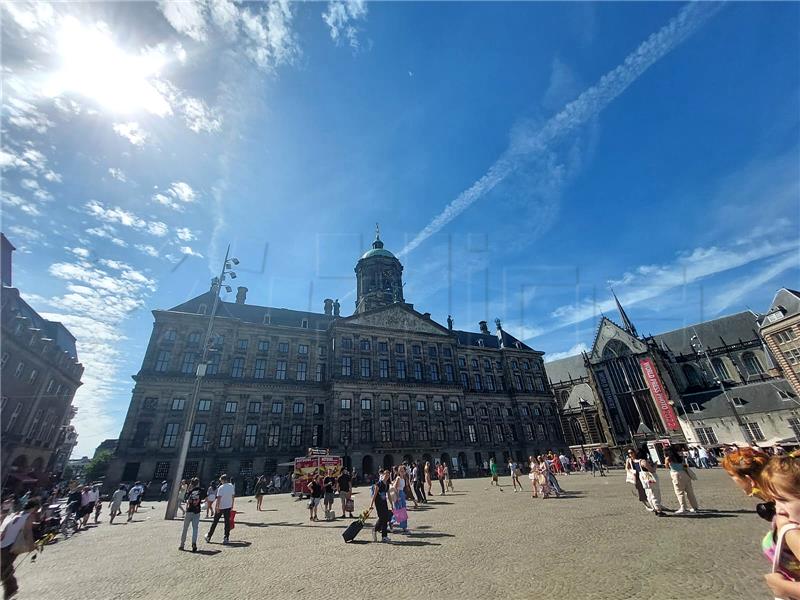 Amsterdam planira zabraniti pušenje trave u centru grada