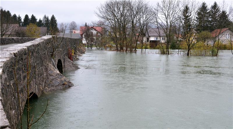 Obilne oborine na području više županija