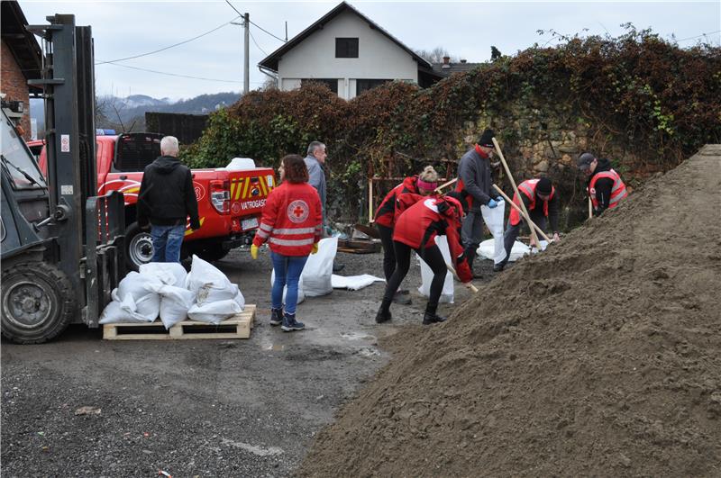 U Hrvatskoj Kostajnici poplavila Una