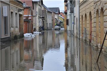 U Hrvatskoj Kostajnici poplavila Una