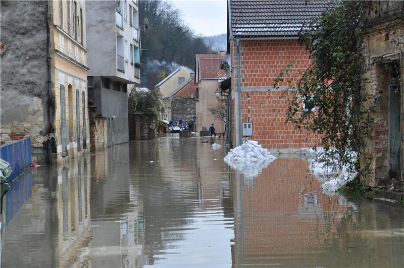 U Hrvatskoj Kostajnici poplavila Una