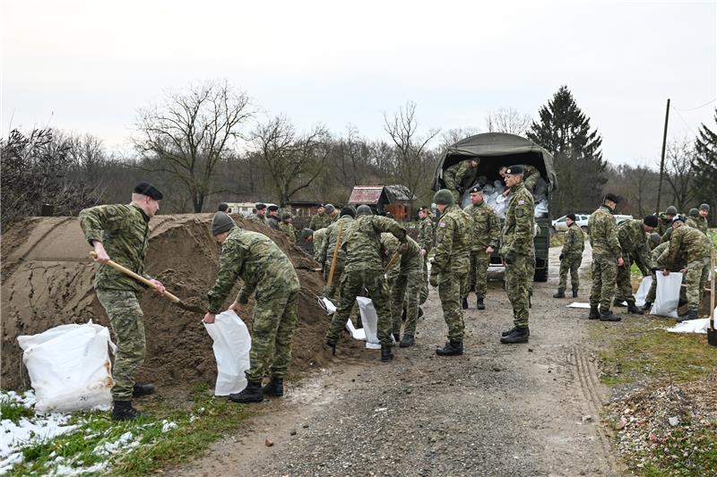 Nastavlja se angažman Hrvatske vojske u obrani od poplava