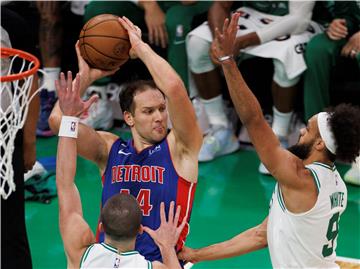 NBA: Bojan nadmašio LeBrona, Embiid ubacio 53 koša u pobjedi Sixersa