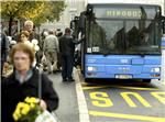 Na autobusnoj stanici razbio staklo, pao pod kotač autobusa i teško se ozlijedio