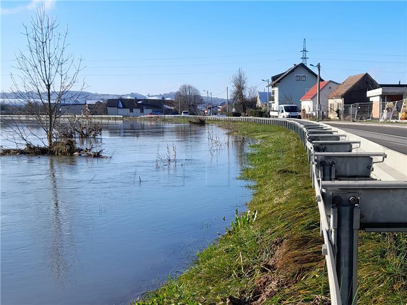 Kupa u Karlovcu 60 centimetara niža nego 24 sata ranije