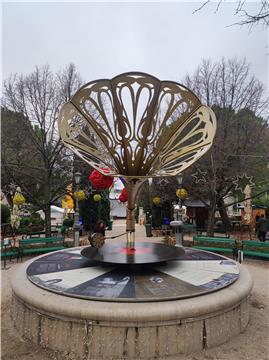 Šibenik gets sculpture of horn gramophone in memory of opera diva Ester Mazzoleni