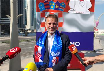 SP KATAR: Jandroković i Radman posjetili hrvatske nogometaše u Dohi
