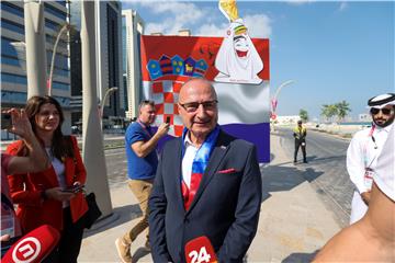 SP KATAR: Jandroković i Radman posjetili hrvatske nogometaše u Dohi