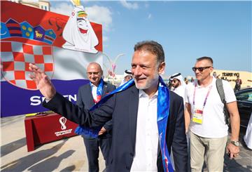 SP KATAR: Jandroković i Radman posjetili hrvatske nogometaše u Dohi
