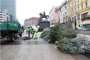 Na Trgu bana Jelačića pripreme za gledanje polufinalne utakmice