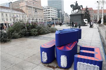 Na Trgu bana Jelačića pripreme za gledanje polufinalne utakmice