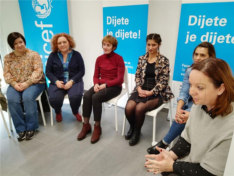 Predstavnici UNICEF-a i Europske komisije posjetili romsko naselje Parag