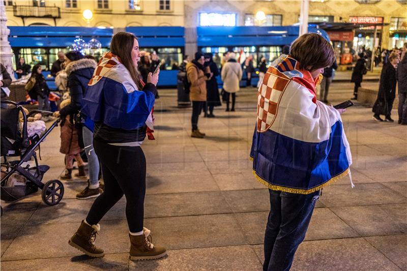 Trg bana Jelačića uoči polufinalne utakmice na SP Katar Hrvatska - Argentina