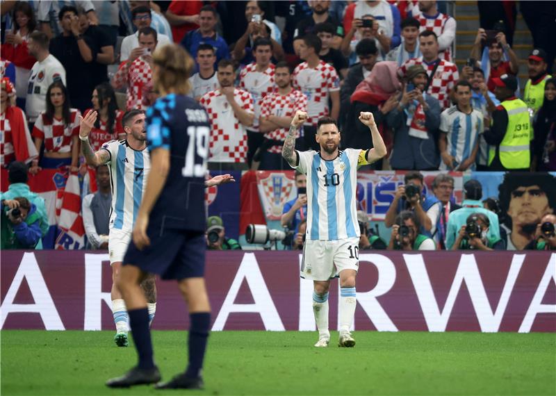 SP Katar: Nogometna groznica u Argentini, mediji hvale Messija