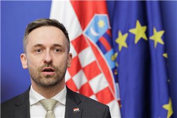 Konferencija za medije ministra Piletića