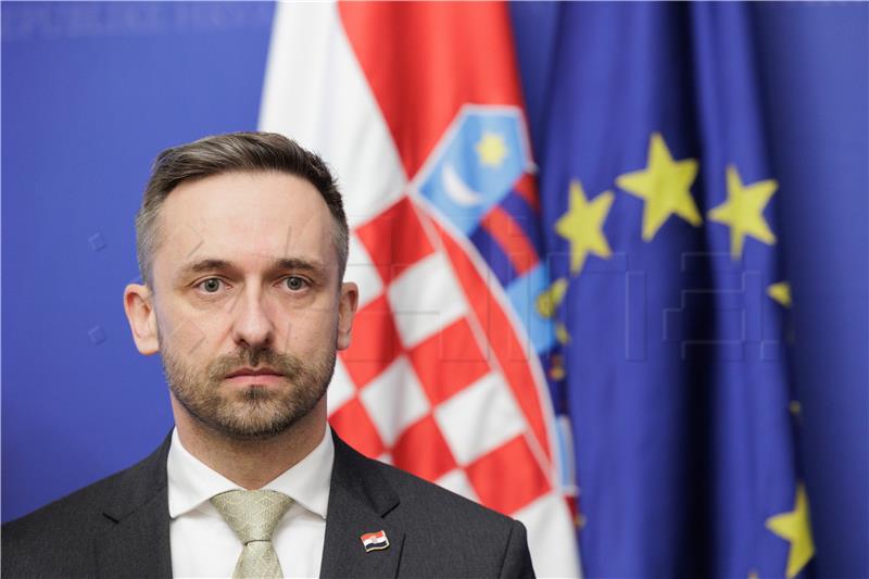 Konferencija za medije ministra Piletića