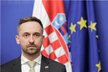 Konferencija za medije ministra Piletića