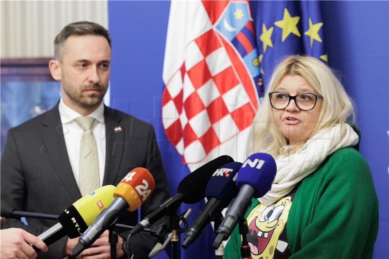 Konferencija za medije ministra Piletića