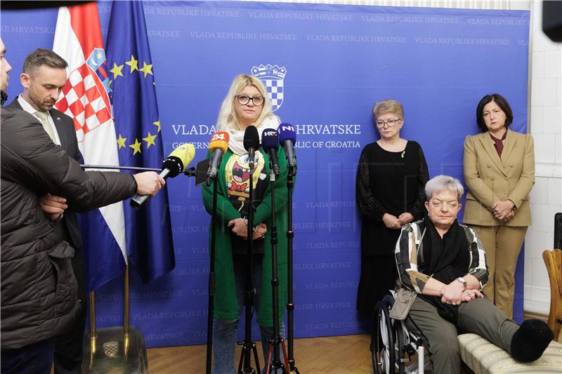 Konferencija za medije ministra Piletića