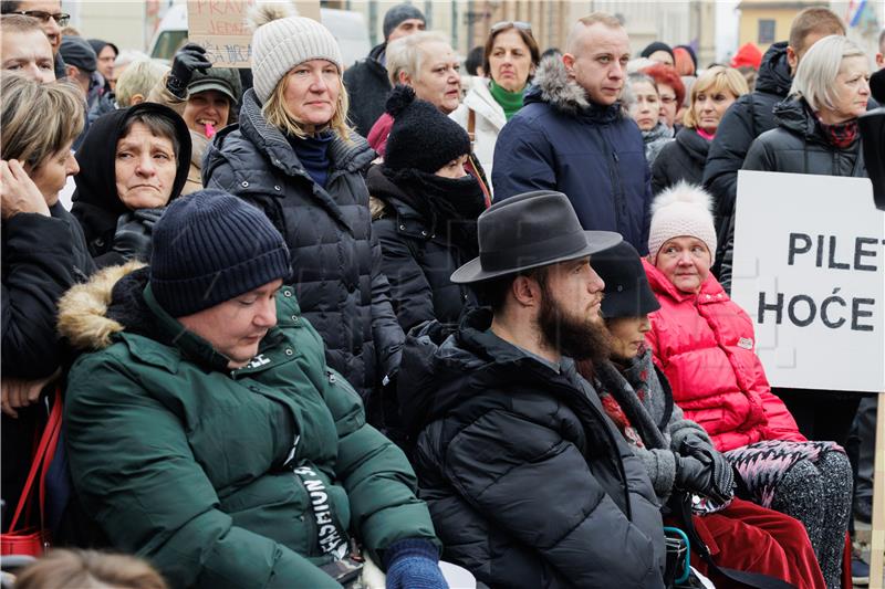 Prosvjed osoba s invaliditetom i obitelji djece s teškoćama u razvoju