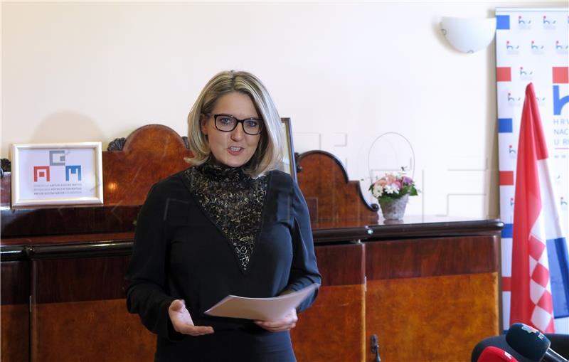 Jasna Vojnić re-elected president of Croatian National Council in Serbia