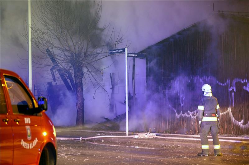 Prilikom gašenja požara u zagrebačkoj Dubravi pronađena mrtva osoba