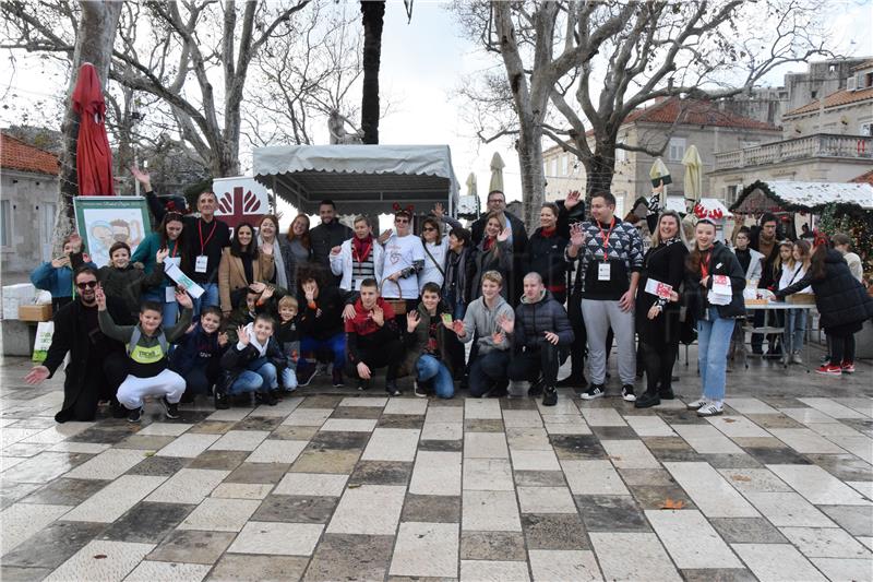 Humanitarna akcija Caritasa Dubrovačke biskupije "Podijelimo radost Božića"