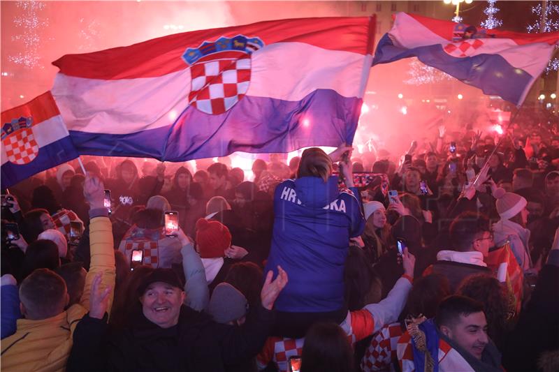 Zagreb: Slavlje navijača nakon pobjede Hrvatske