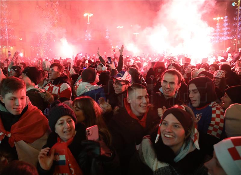 Zagreb: Slavlje navijača nakon pobjede Hrvatske