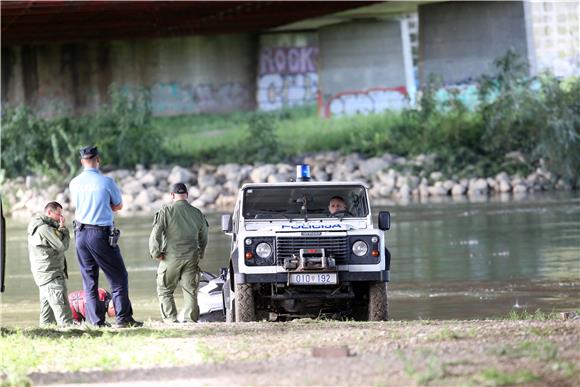 Ten freezing illegal migrants rescued from Sava river