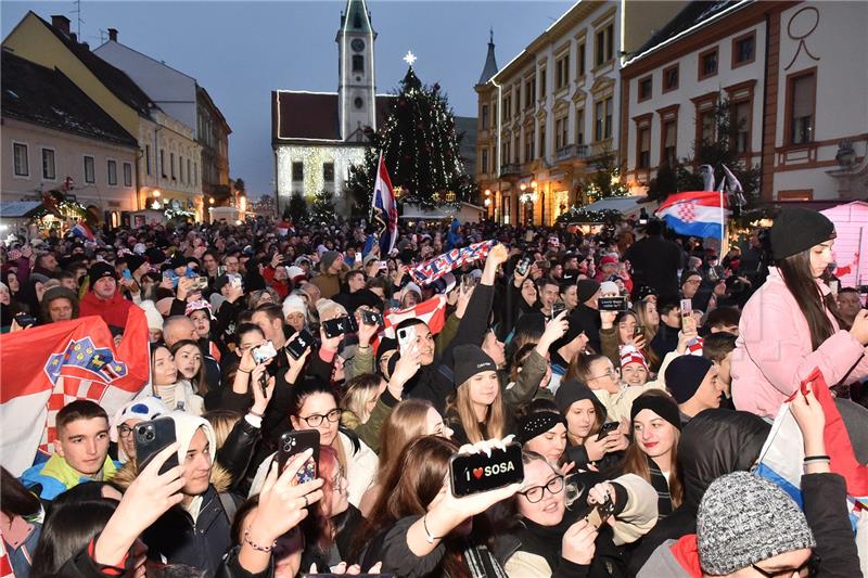 Dalića u Varaždinu dočekalo 3 tisuće Varaždinki i Varaždinaca