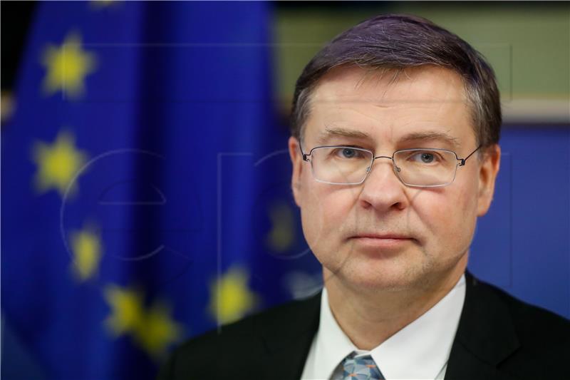 Dombrovskis: S eurom cijene mogu porasti samo neznatno