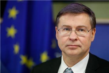 Dombrovskis: S eurom cijene mogu porasti samo neznatno