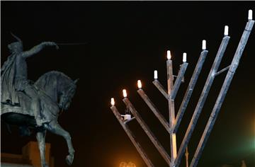 Deputy mayor, rabbi light first candle on menorah in Zagreb's main square