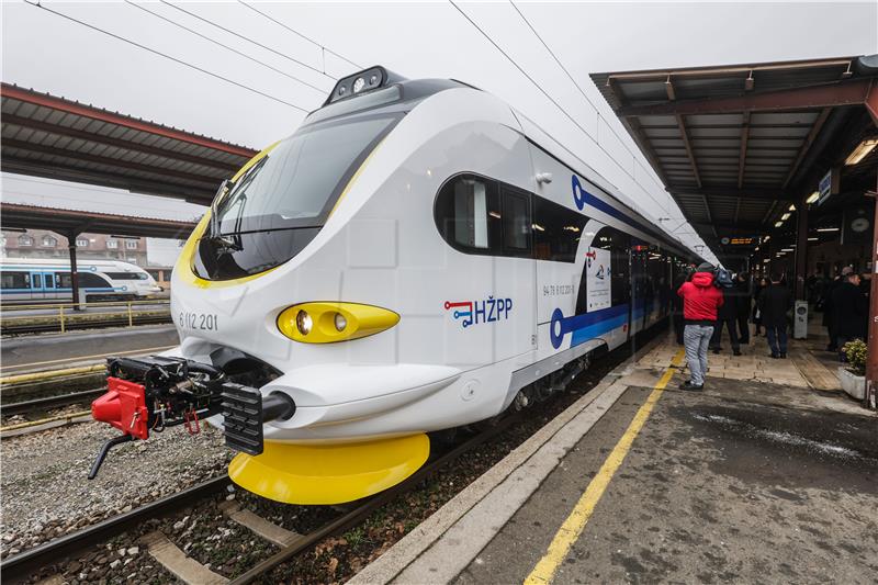 Three new electric trains added to public transport of commuters